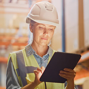 WMS : guide, définition, avantages du logiciel logistique